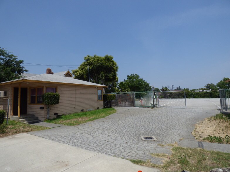 More Photos Of 8614 Valley Blvd, Rosemead Light Distribution For Sale