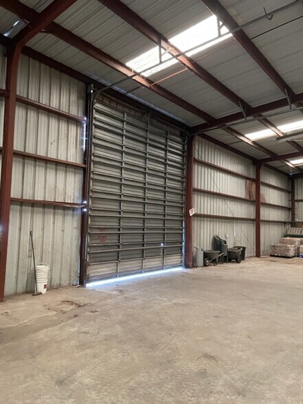 More Photos Of 18846 N Highway 99, Acampo Unknown For Lease