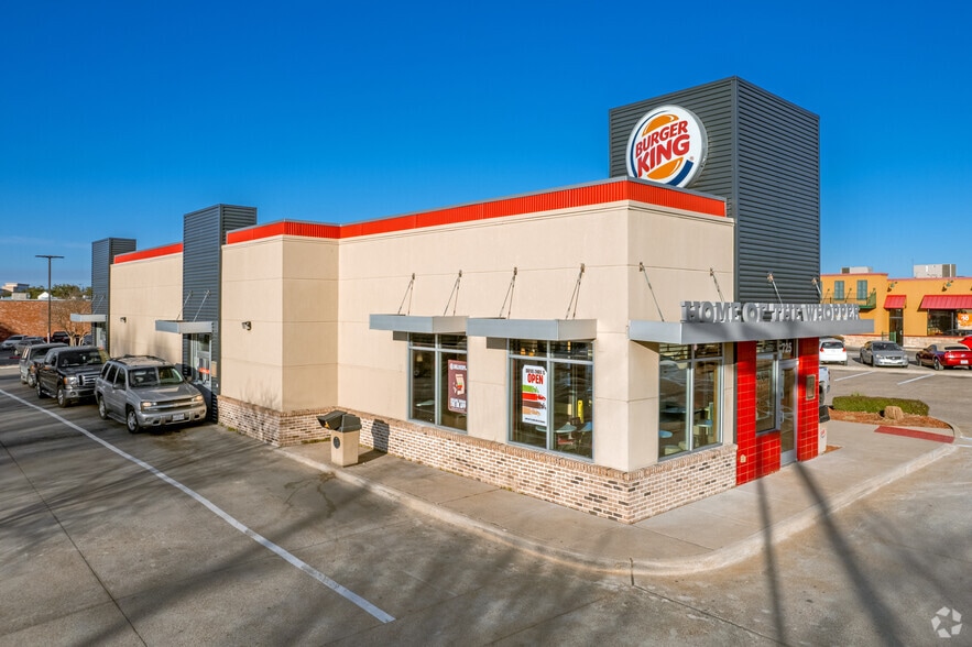 More Photos Of 655-700 W Illinois Ave, Dallas Unknown For Lease