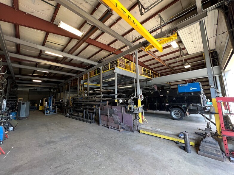 More Photos Of 5 W Epler Ave, Indianapolis Light Manufacturing For Sale