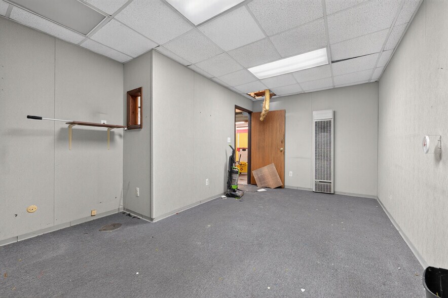 More Photos Of 458 Main St, Belleville Storefront Retail Office For Sale