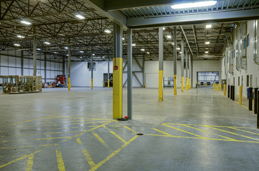 More Photos Of 210 Ski Village Dr, Mount Shasta Distribution For Sale