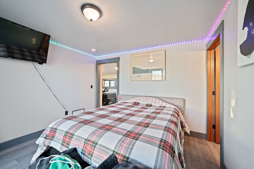 More Photos Of 7795 Thorpe Rd, Bozeman Industrial For Sale