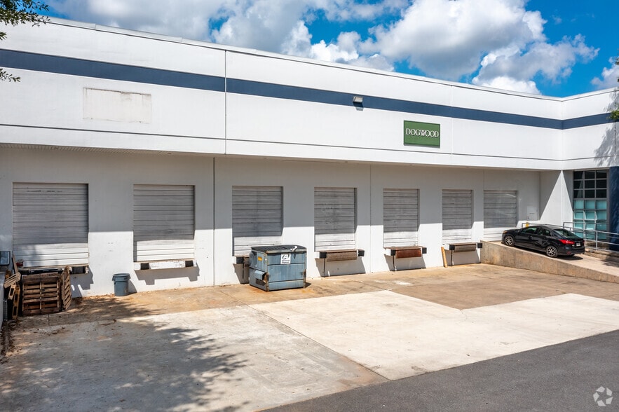 More Photos Of 5405 Buford Hwy, Norcross Warehouse For Lease