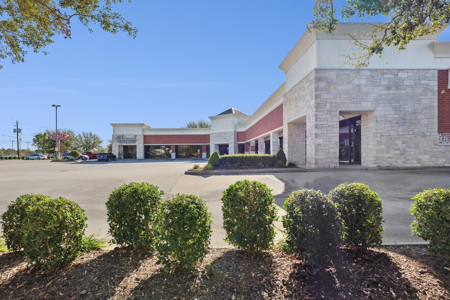 More Photos Of 14020 Highway 3, Webster Unknown For Lease