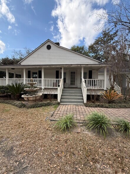 More Photos Of 630 Meinhard Rd, Port Wentworth Office For Lease