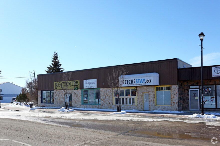 More Photos Of 227 6th St, Beiseker Storefront For Sale