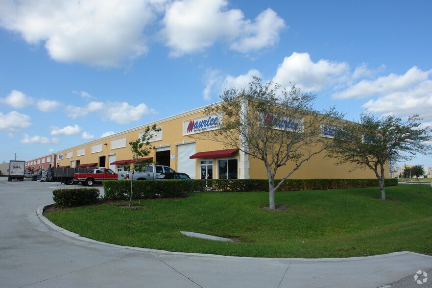 More Photos Of 853 SW Enterprise Way, Stuart Warehouse For Lease