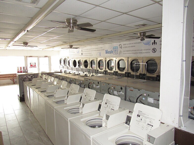 More Photos Of 802 S Main St, Belton General Retail For Sale