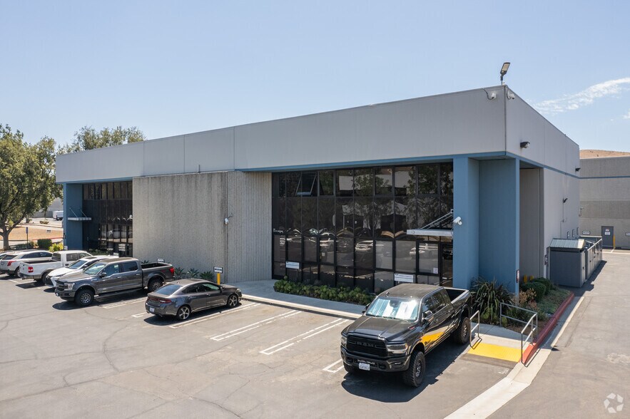 More Photos Of 5126 Clareton Dr, Agoura Hills Unknown For Lease