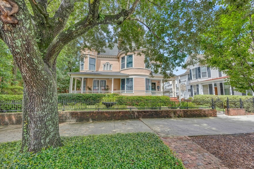 More Photos Of 412 S 3rd St, Wilmington Hospitality For Sale