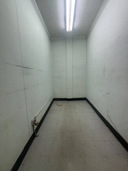 More Photos Of 317 S Broadway, Yonkers Office For Sale