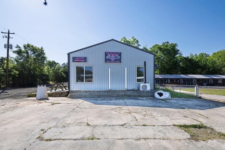 More Photos Of 508 Travis Ave, Saluda Auto Repair For Sale