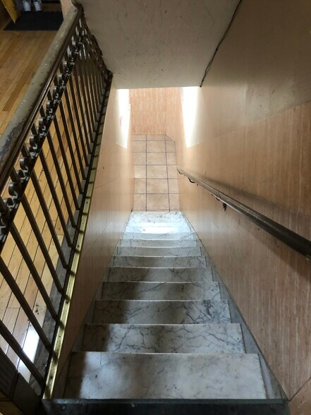 More Photos Of 5501 5th Ave, Brooklyn Apartments For Sale