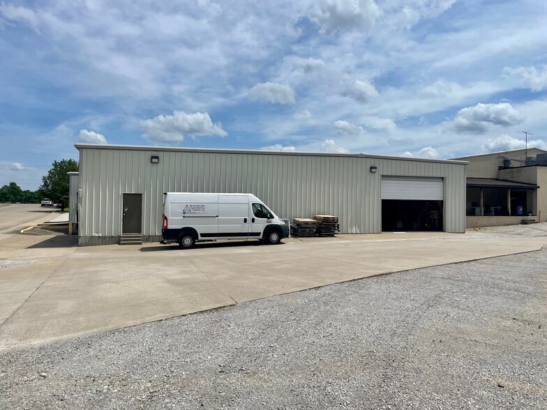 More Photos Of 628 Old Saint Marys Rd, Perryville Storefront For Lease