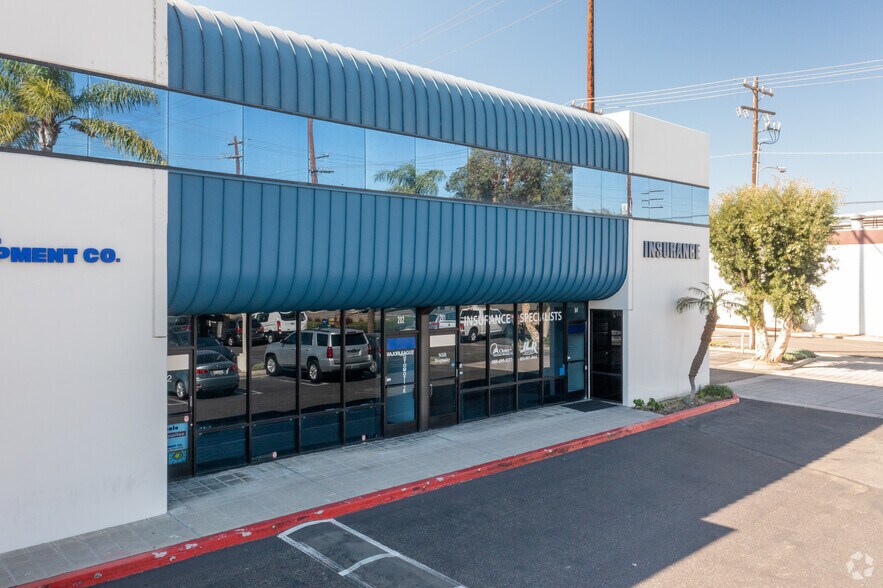 More Photos Of 5100 E La Palma Ave, Anaheim Light Manufacturing For Lease