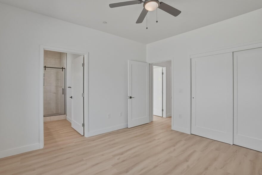 More Photos Of 1646 Clinton St, Delano Multifamily For Sale