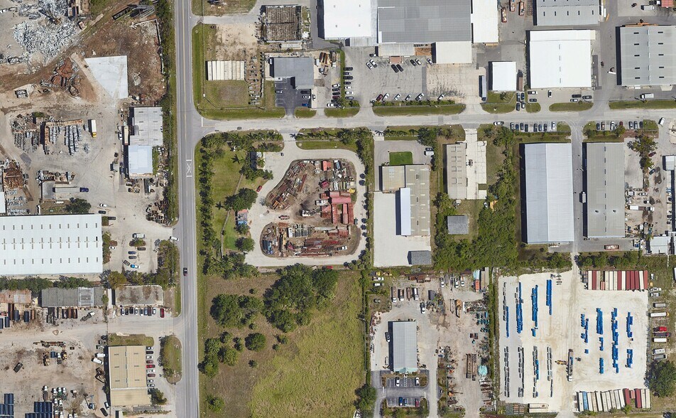 More Photos Of 3401 Old Metro Pky, Fort Myers Industrial For Lease