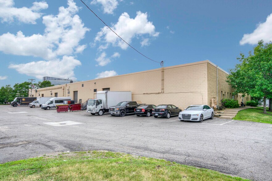 More Photos Of 240 Fillmore Ave E, Saint Paul Light Manufacturing For Lease