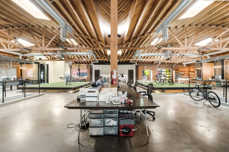 More Photos Of 2210 Broadway, Santa Monica Loft Creative Space For Lease