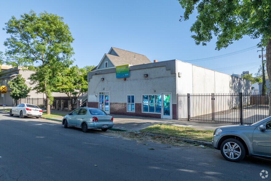 More Photos Of 1112 D St, Sacramento Showroom For Lease