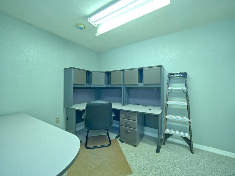 More Photos Of 629 S Broad St, Brooksville Office For Sale