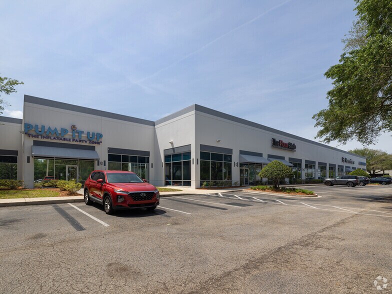 More Photos Of 11840 Beach Blvd, Jacksonville Showroom For Lease