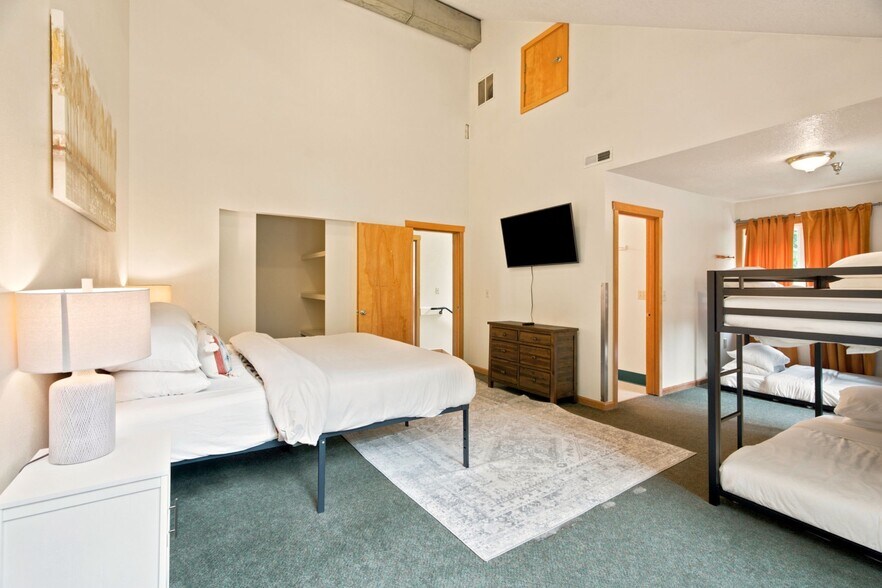 More Photos Of 93732 US-26, Government Camp Lodge Meeting Hall For Sale
