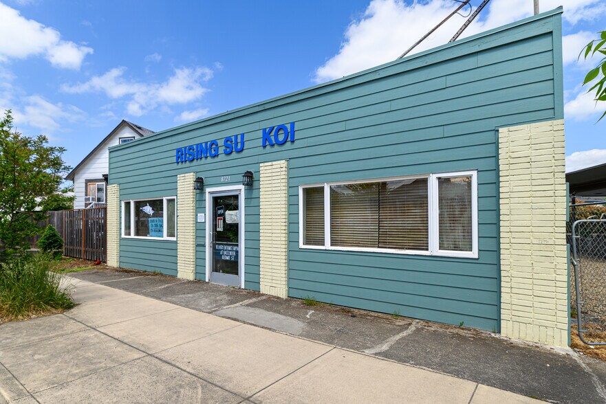 More Photos Of 8721 SE Foster Rd, Portland General Retail For Sale
