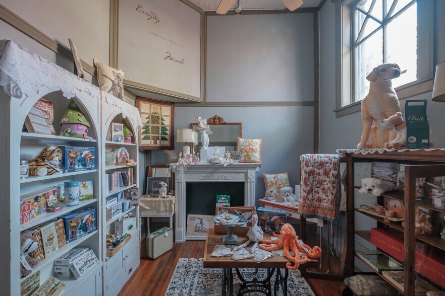 More Photos Of 354 & 402 N Main St, Brownsville Storefront Retail Residential For Sale