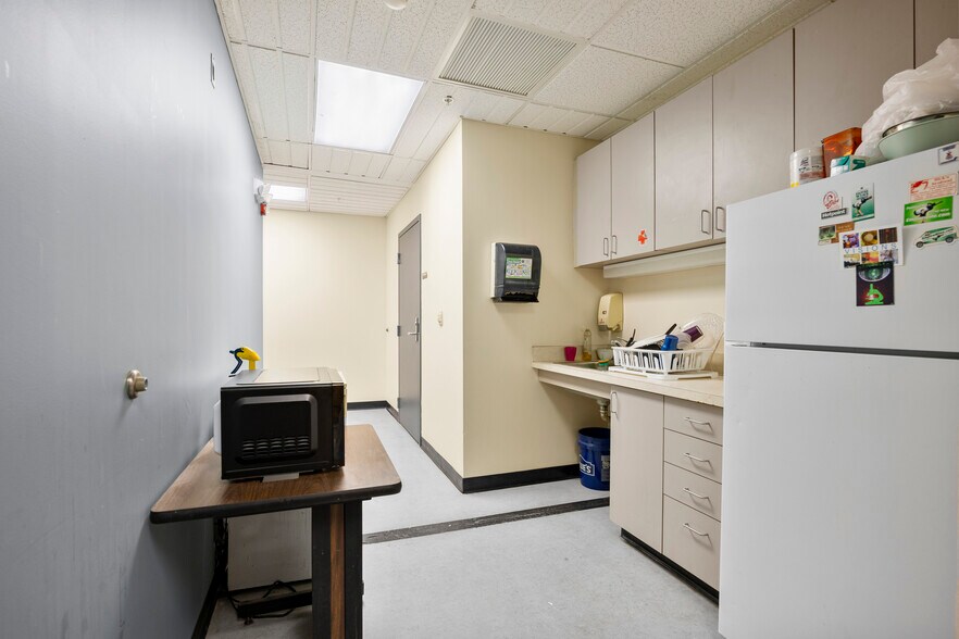 More Photos Of 60 S Pearl St, Albany Office For Sale