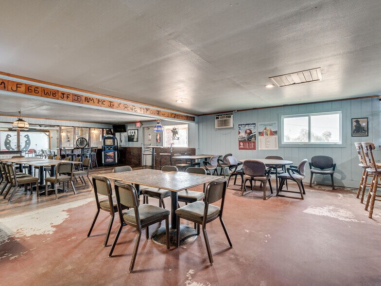 More Photos Of 16109 State Highway 33, Kingfisher Storefront Retail Office For Sale