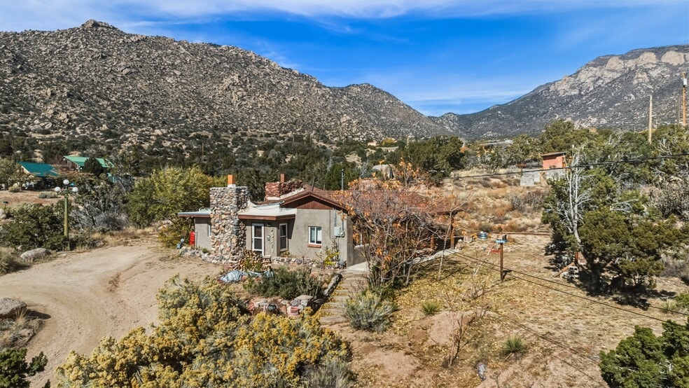 More Photos Of 24 Matisse Rd NE, Albuquerque Apartments For Sale