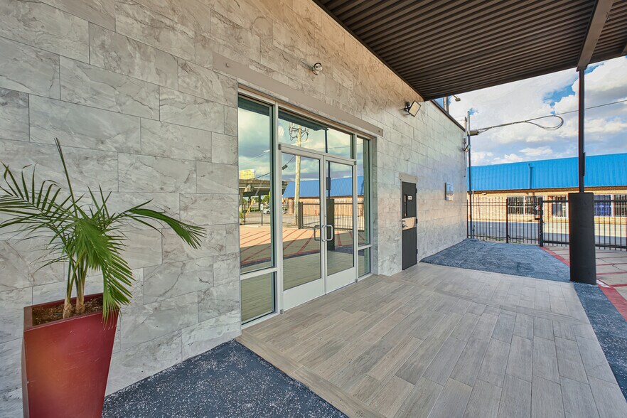 More Photos Of 102 S Shaver St, Pasadena Warehouse For Lease