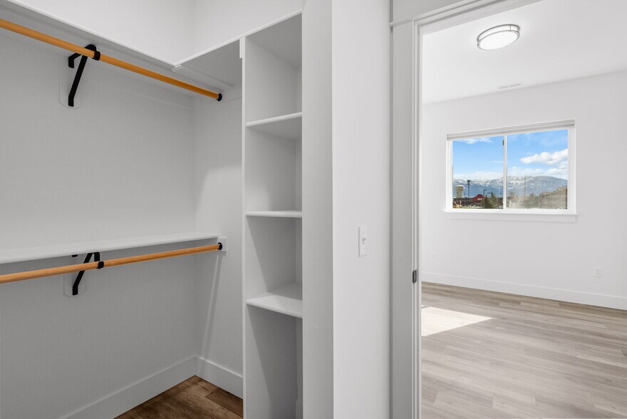 More Photos Of 202 Fletching Way, Belgrade Industrial For Sale