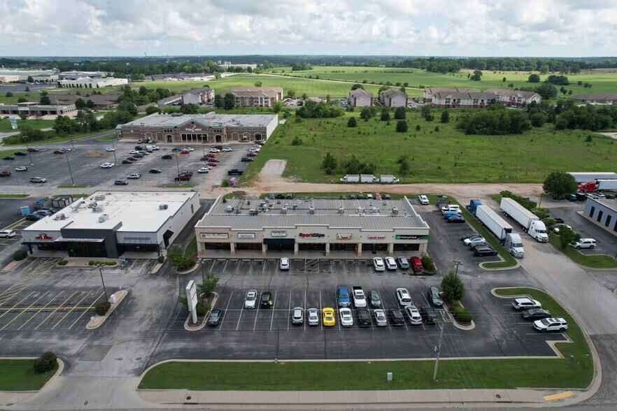 Primary Photo Of 1501-1513 W State Highway J, Ozark General Retail For Lease