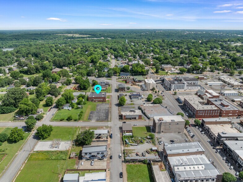 More Photos Of 419 N Raleigh Ave, Sheffield Specialty For Sale