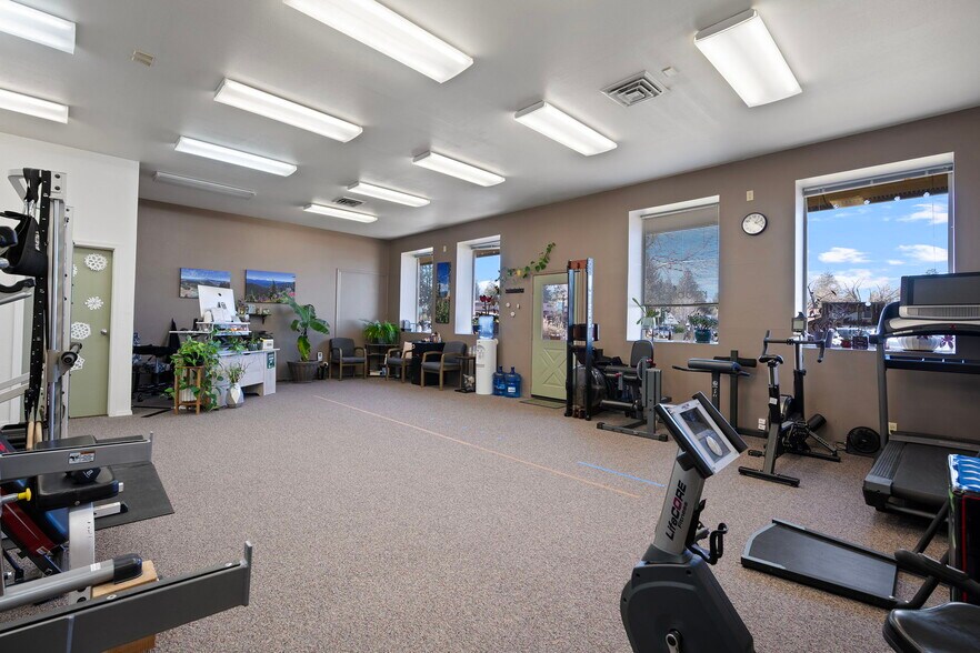 More Photos Of 352 E Hood Ave, Sisters General Retail For Sale