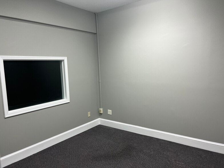 More Photos Of 4496-4516 John Tyler Memorial Hwy, Williamsburg Unknown For Lease