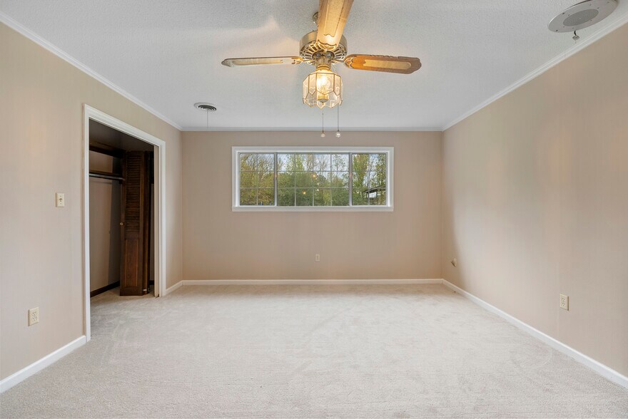 More Photos Of 30 Broadview St, Greenbrier Office For Sale