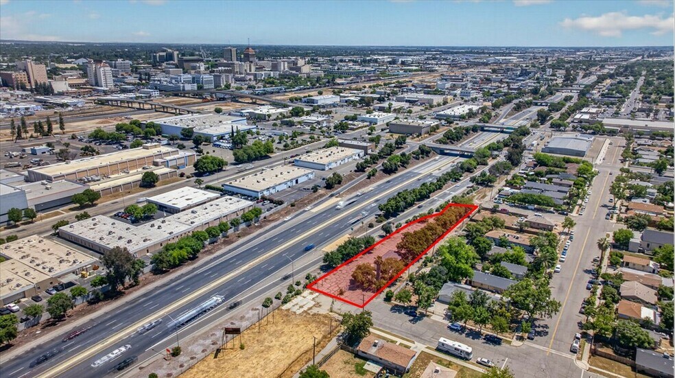 More Photos Of 1232 San Joaquin St, Fresno Office For Lease