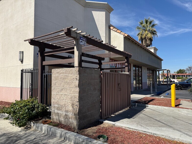 More Photos Of 889 W Florida Ave, Hemet Freestanding For Sale