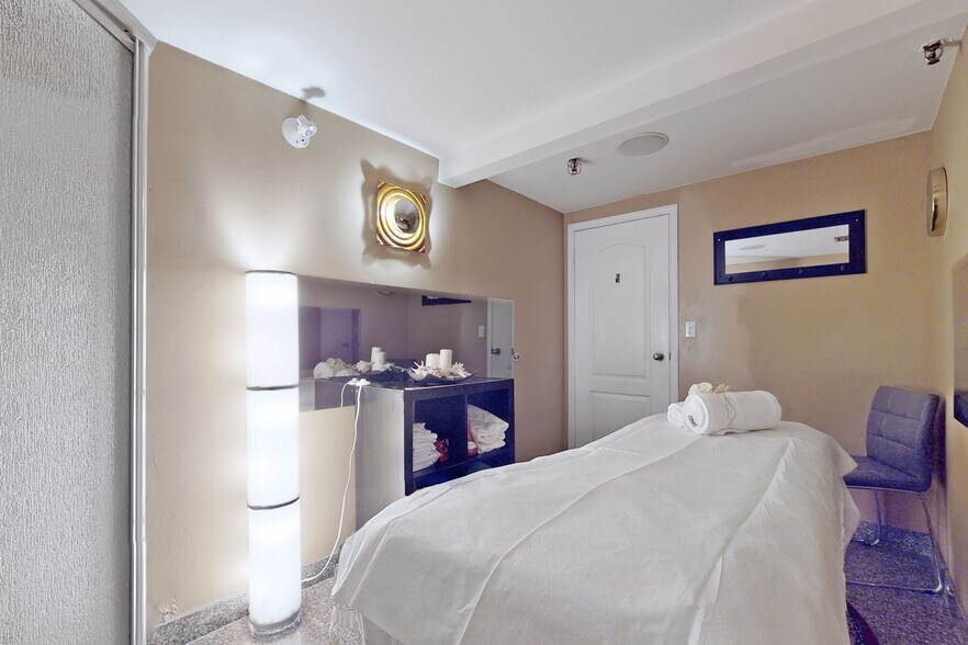 More Photos Of 4801 Keele St, Toronto Warehouse For Sale