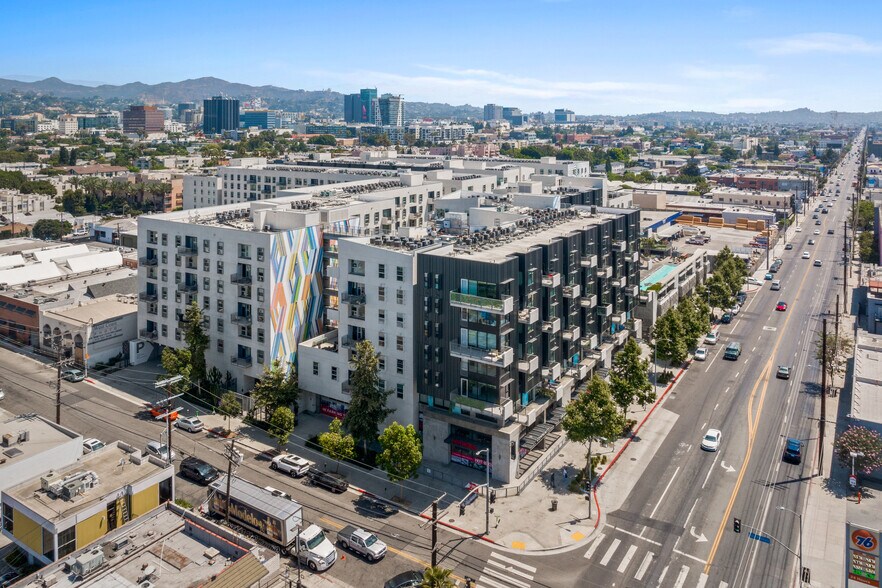 More Photos Of 6677 W Santa Monica Blvd, Los Angeles Apartments For Lease