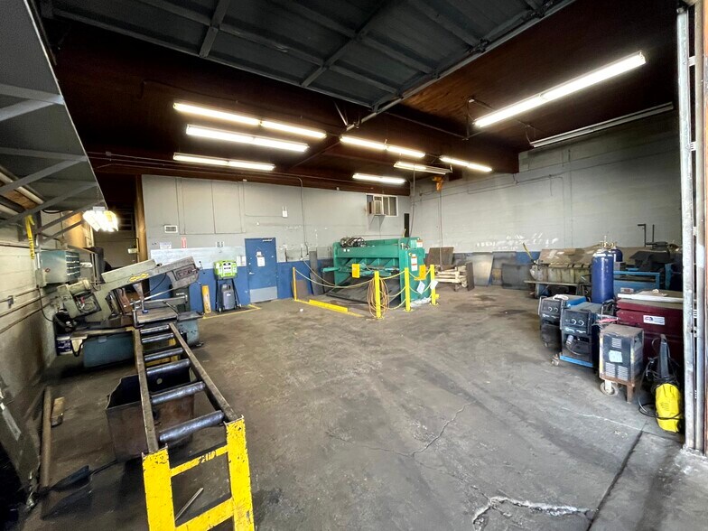 More Photos Of 3207 C St NE, Auburn Warehouse For Sale