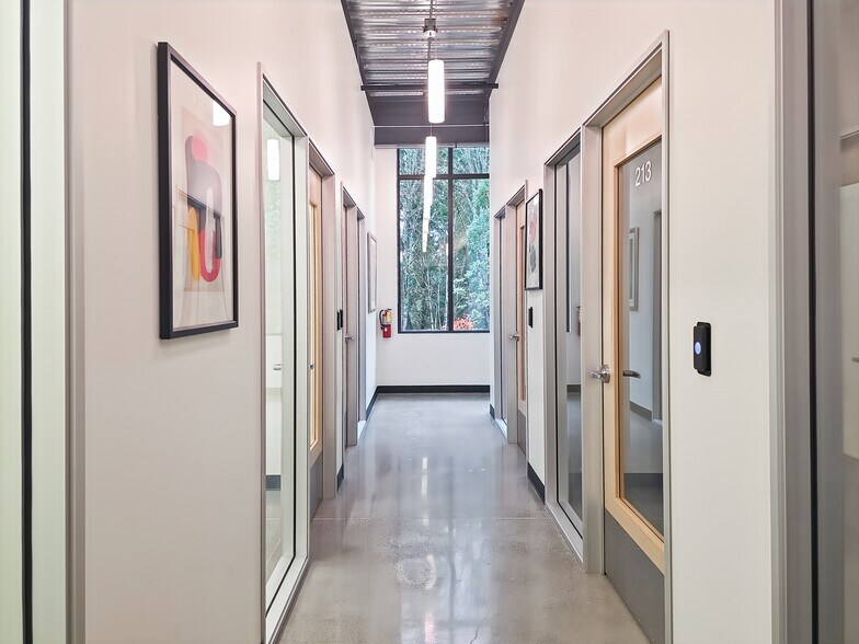 More Photos Of 100 Ravine Ln NE, Bainbridge Island Coworking Space
