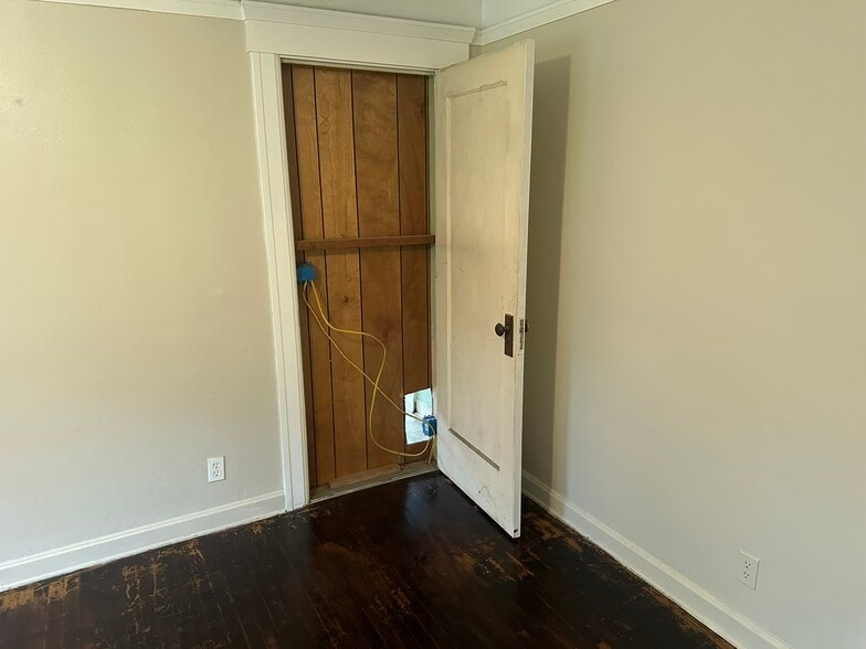 More Photos Of 150 W Stadium Dr, Stockton Apartments For Sale