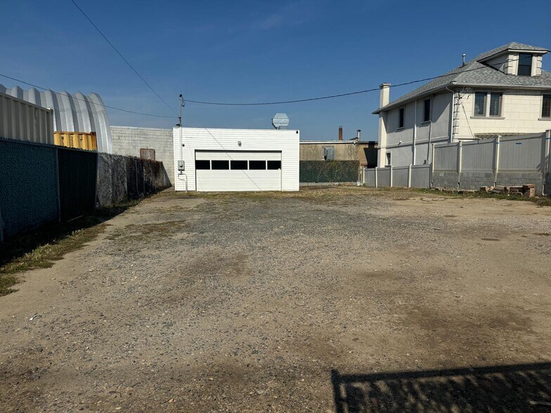 More Photos Of 34 Pearl st, Inwood Land For Lease