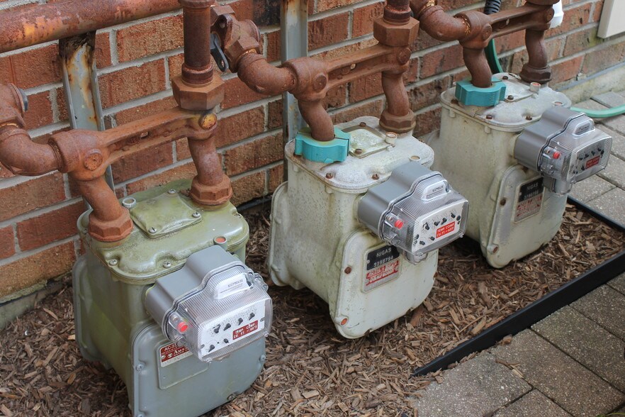 More Photos Of 421-425 Williamsburg Dr, Geneva Medical For Lease