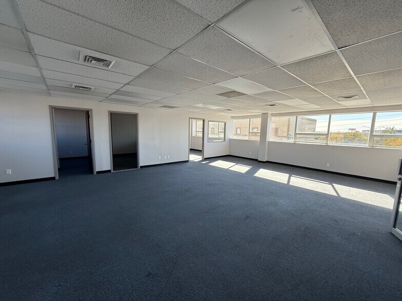 More Photos Of 177-09 150th Ave, Jamaica Warehouse For Lease